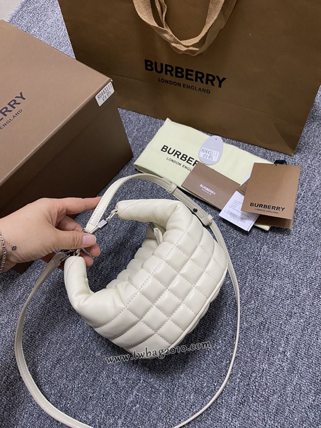 Burberry專門店新款絎縫腰包 巴寶莉羔羊皮新月形斜挎腰包 yxb1130
